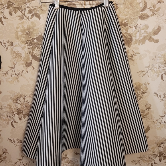 BNWOT midi skirt - size S - Picture 2 of 4